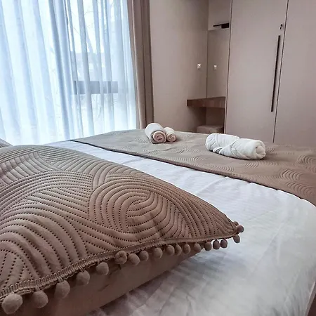 Debar Maalo With Private Underground Parking - Quiet Location * Скопье