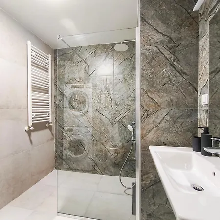 Debar Maalo With Private Underground Parking - Quiet Location * סקופיה