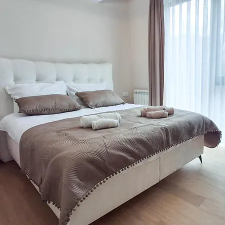 דירה Debar Maalo With Private Underground Parking - Quiet Location